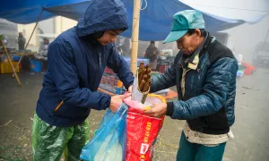 Miền Bắc giảm nhiệt, miền Trung mưa lớn do không khí lạnh