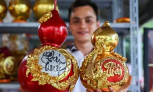 Bầu hồ lô dát vàng giá hơn triệu đồng một cặp