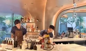 Starbucks bán cà phê tới 200.000 đồng ở mặt bằng thuê gần 2 tỷ Starbucks bán cà phê tới 200.000 đồng ở mặt bằng thuê gần 2 tỷ
