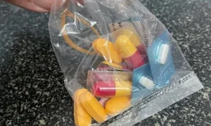 Chỉ mua thuốc cảm nhưng được kê 4 thực phẩm chức năng Chỉ mua thuốc cảm nhưng được kê 4 thực phẩm chức năng