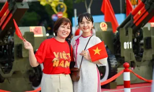 Rủ nhau cắm trại xuyên đêm xem diễu binh 30/4 Rủ nhau cắm trại xuyên đêm xem diễu binh 30/4