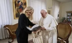 Phóng viên kể về kỷ niệm khó quên với Giáo hoàng Francis Phóng viên kể về kỷ niệm khó quên với Giáo hoàng Francis