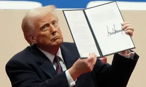 Người Mỹ nghĩ gì về 100 ngày đầu nhiệm kỳ của ông Trump?