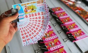 Nhiều người đến xin tiền khi hay tin ba tôi trúng số độc đắc Nhiều người đến xin tiền khi hay tin ba tôi trúng số độc đắc