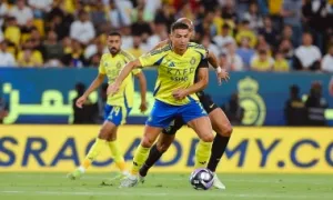 Ronaldo lu mờ trong trận thua ngược đội của Benzema Ronaldo lu mờ trong trận thua ngược đội của Benzema