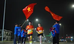 Khoảnh khắc đẹp tại giải chạy Hành trình theo chân Bác - Vì an ninh Tổ quốc