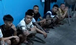 14 người bị bắt vì ép các cô gái làm tiếp viên karaoke 14 người bị bắt vì ép các cô gái làm tiếp viên karaoke