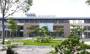 Bé trai bệnh sởi tử vong trên đường chuyển viện