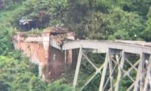 Cây cầu cao nhất Myanmar bị phá hủy Cây cầu cao nhất Myanmar bị phá hủy