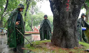 Quân dân chuẩn bị sơ duyệt mừng 80 năm Quốc khánh trong mưa lớn Quân dân chuẩn bị sơ duyệt mừng 80 năm Quốc khánh trong mưa lớn