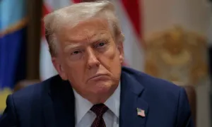 Tỷ lệ ủng hộ ông Trump xuống mức thấp nhất trong nhiệm kỳ hai