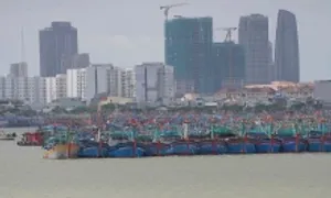 Du lịch miền Trung gián đoạn do bão Fengsheng