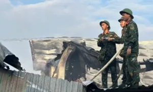 400 bộ đội tham gia chữa cháy xưởng nhựa rộng hơn 4.000 m2