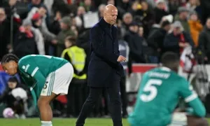 Slot: 'Liverpool vẫn chưa có lời giải trước lối đá bóng dài'