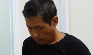 Trục xuất người đàn ông nước ngoài trốn lệnh truy nã đỏ